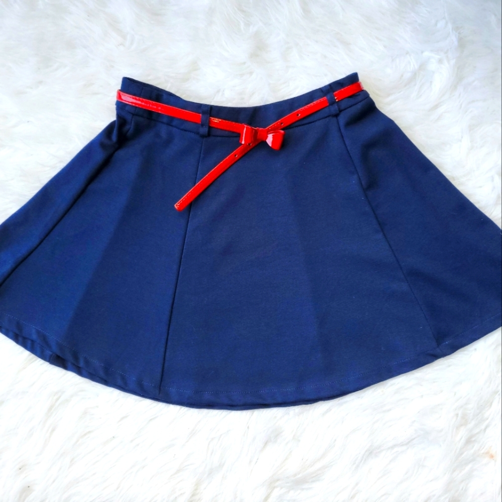 NWOT!! FOREVER 21 Skater Skirt w/ Belt!